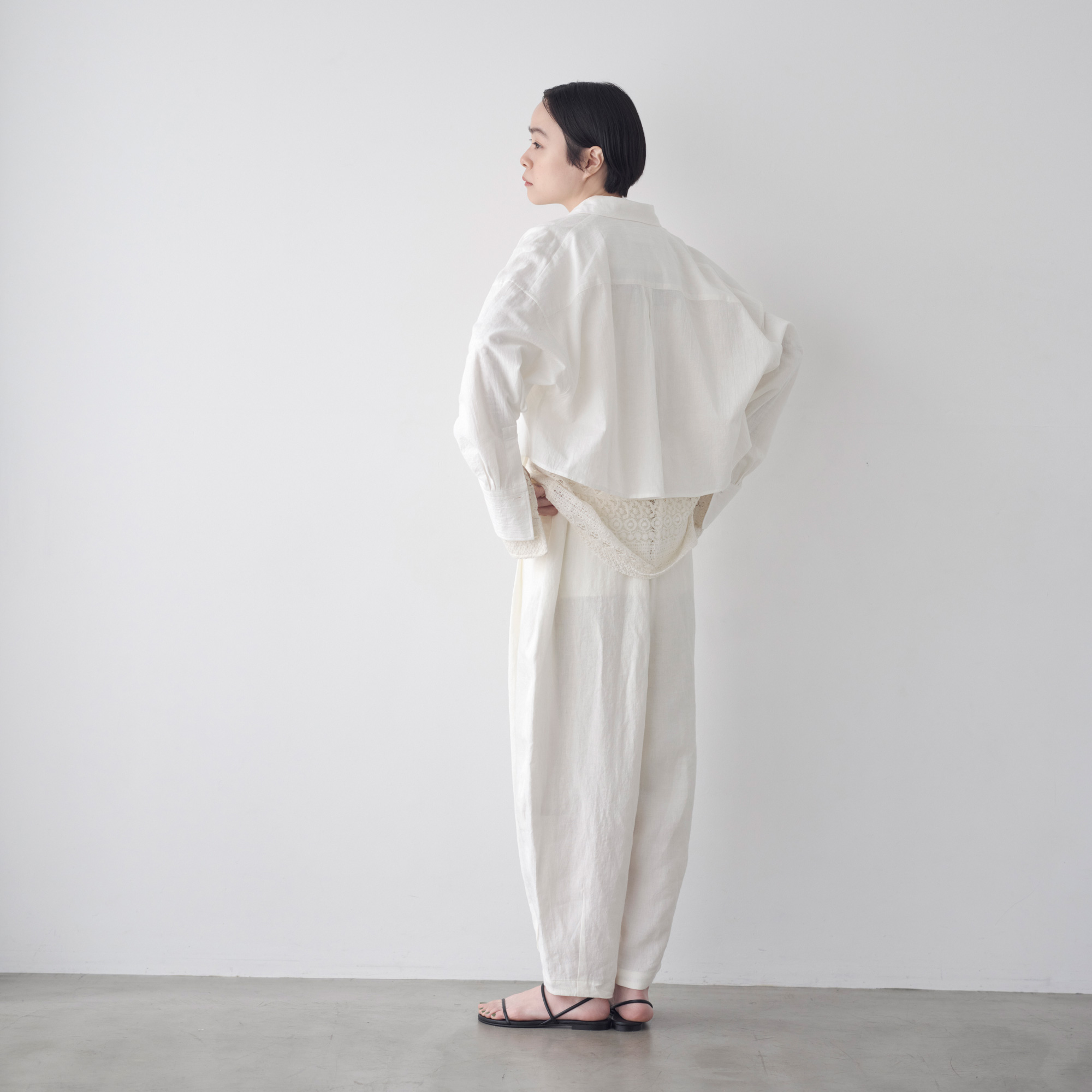 【タグ付き未使用】Cacco ショート丈コットンリネンシャツ　ホワイト ショート丈リネンシャツ - ［Cacco］Kanoco＋Hobonichi