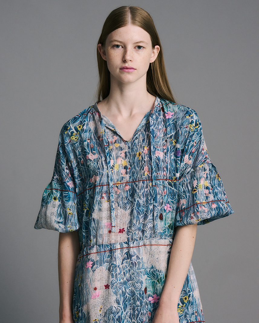 わん汰 野花の群生のタックスリーブワンピース - CACUMA 2025 渡邉良重さんの服