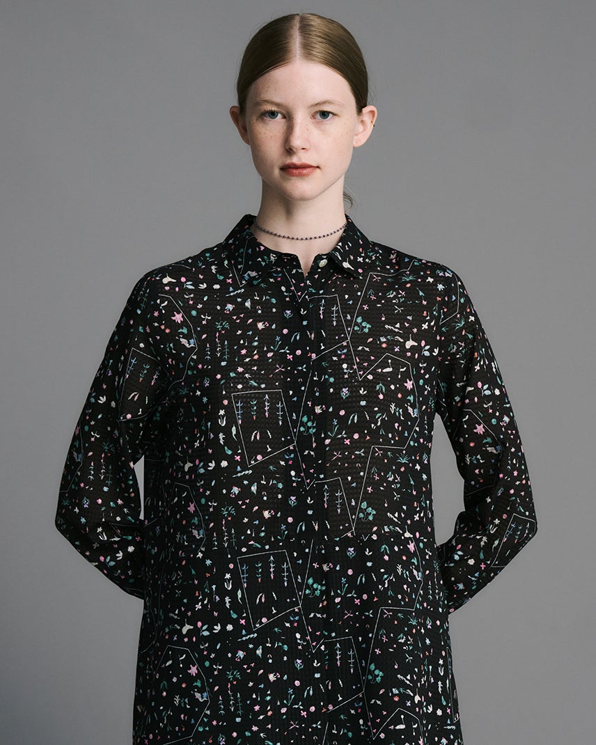 夜に浮かぶ花のシャツワンピース - CACUMA 2025 渡邉良重さんの服 