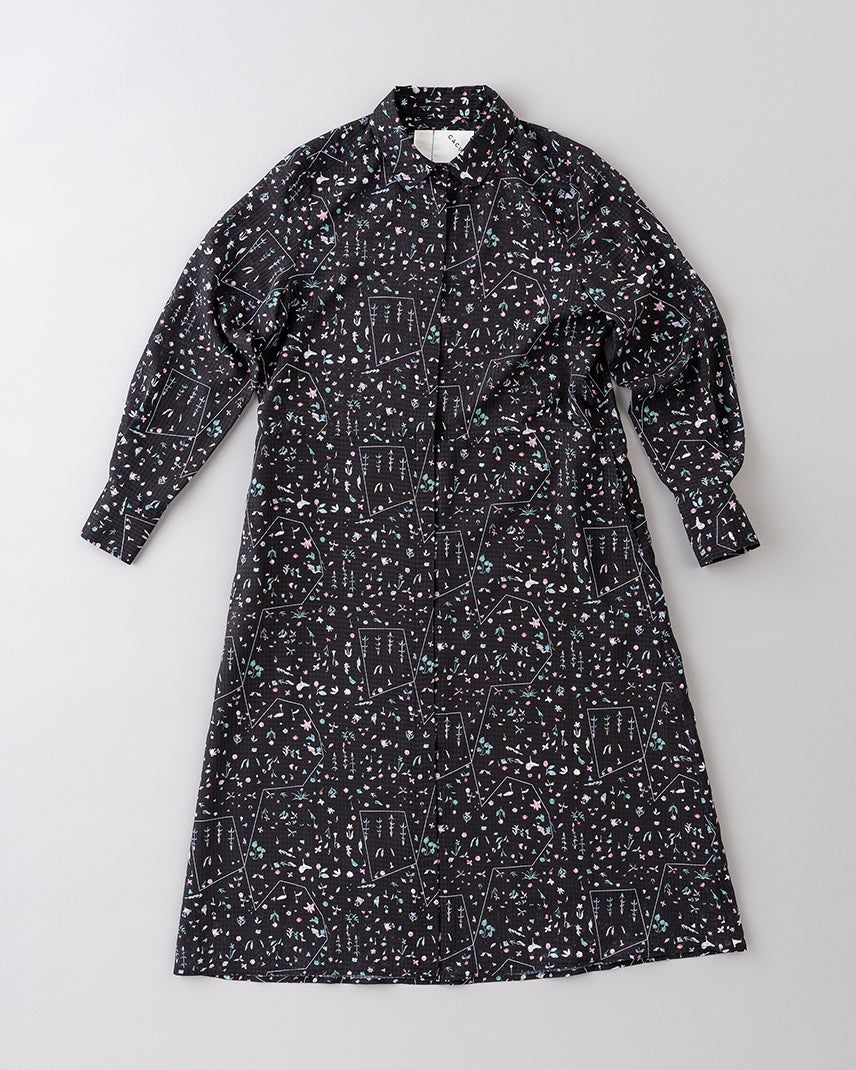 夜に浮かぶ花のシャツワンピース - CACUMA 2025 渡邉良重さんの服 