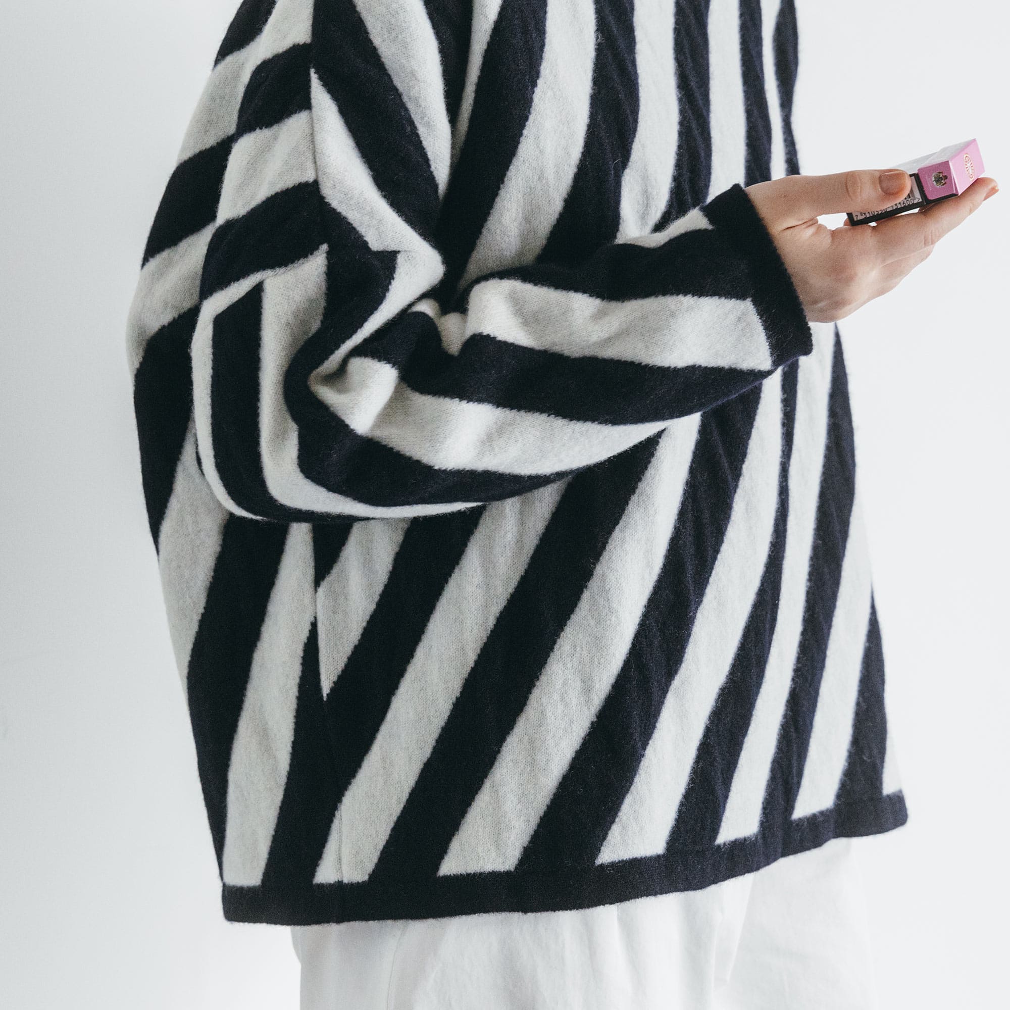 marikomikuni 2024 a/w - licorice pullover