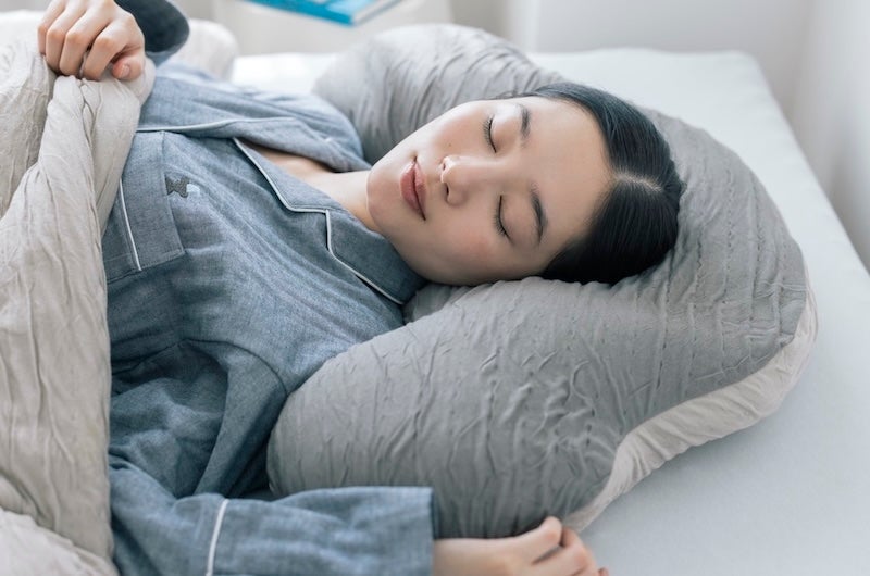 くまのさかだちまくら（とろける）｜布団・枕・寝具の通販