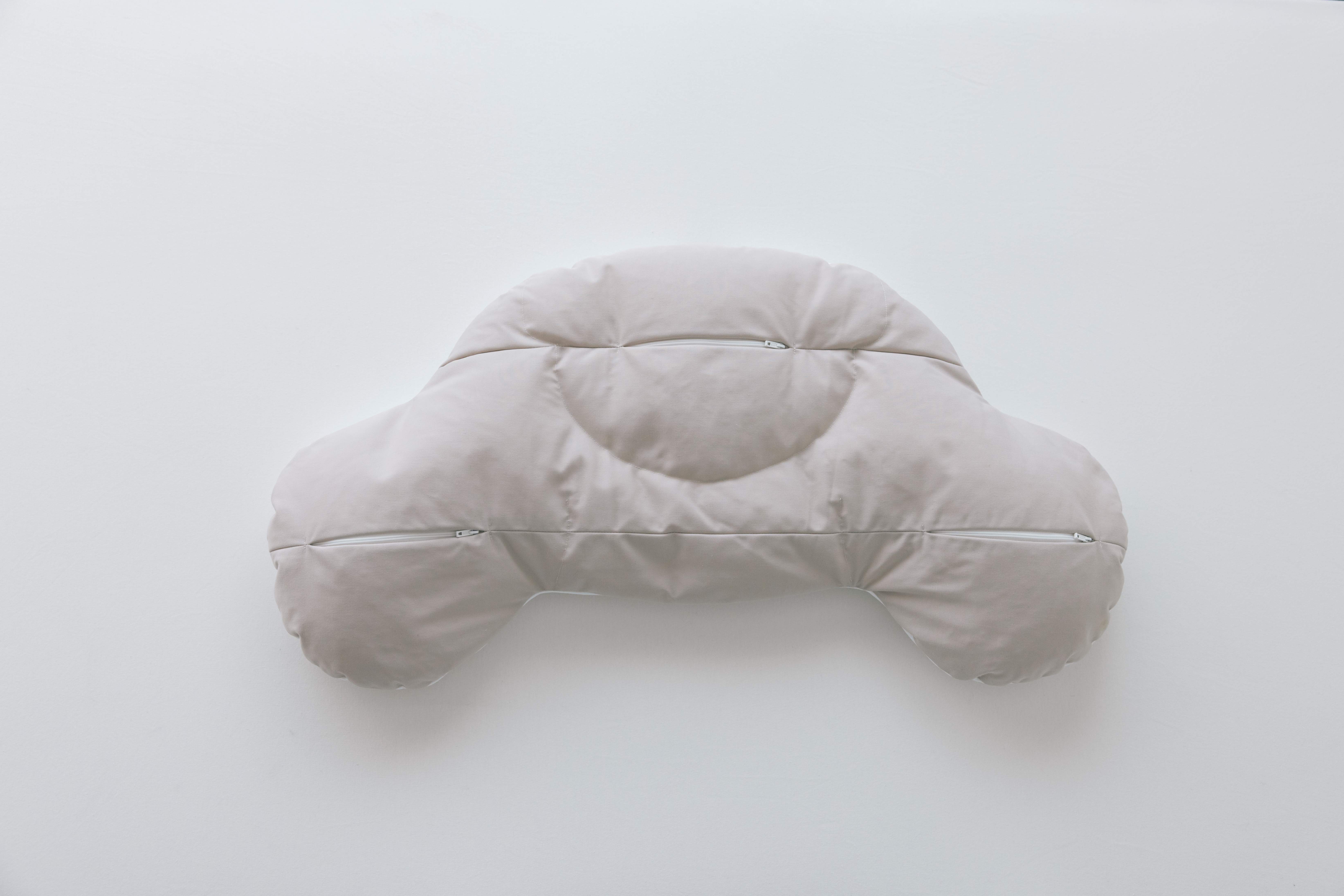 くまのさかだちまくら | 枕（まくら）・寝具の通販｜ねむれない