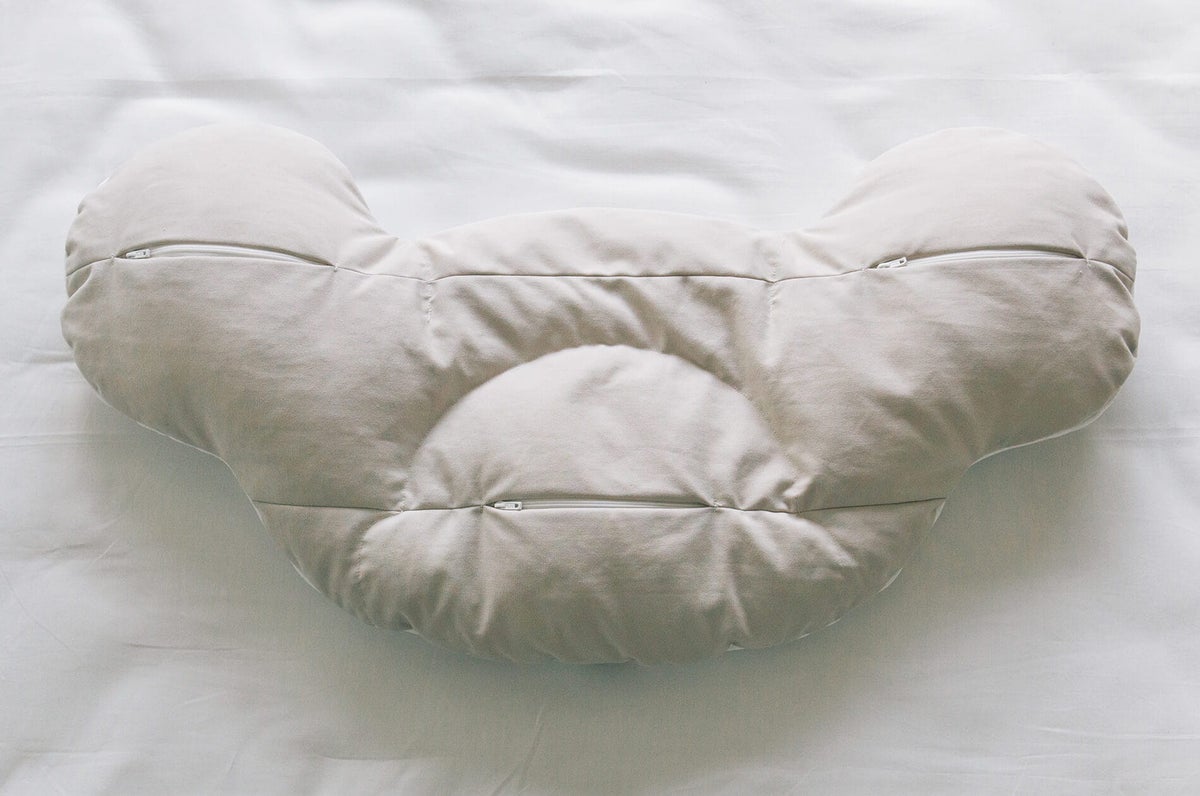 くまのさかだちまくら | 枕（まくら）・寝具の通販｜ねむれないくまの  