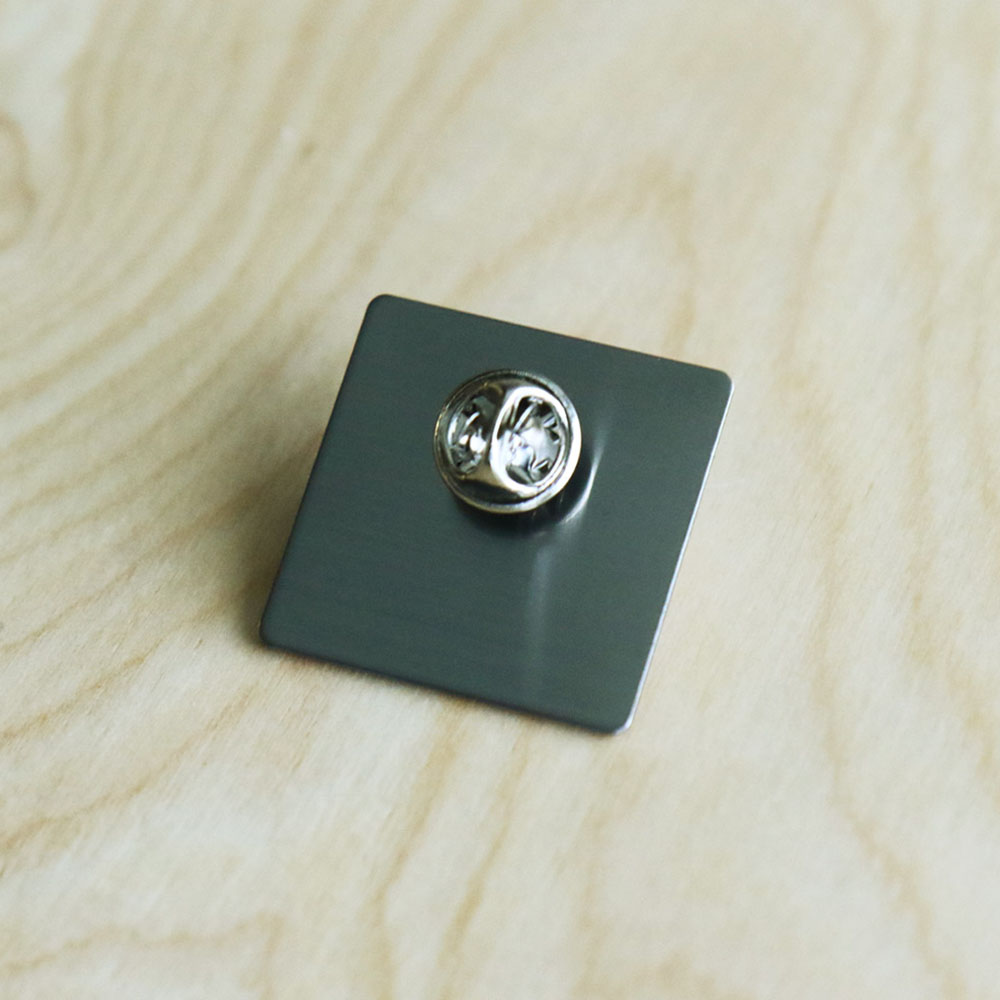 ほぼ日の「おちつけ」ピンバッジ - ほぼ日