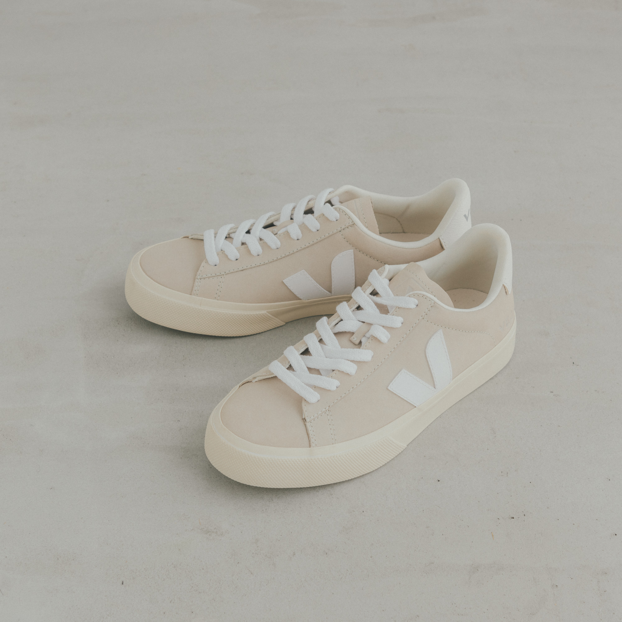 Veja campo trainers natural Clearance