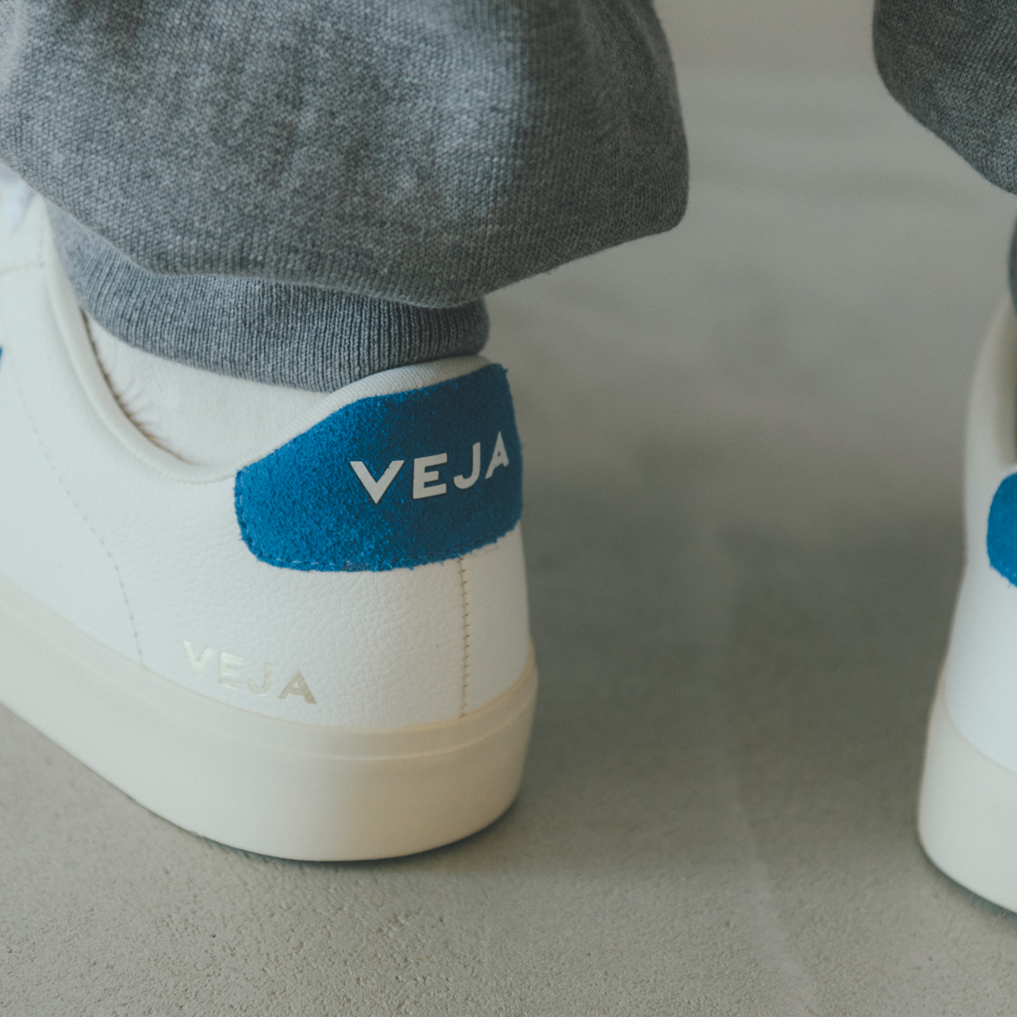 VEJA★CAMPO★EXTRA WHITE SWEDISH BLUE★兼用 CAMPO ブルー ［CAMPO/EXTRA-WHITE SWEDISH BLUE］ - ほぼ日刊