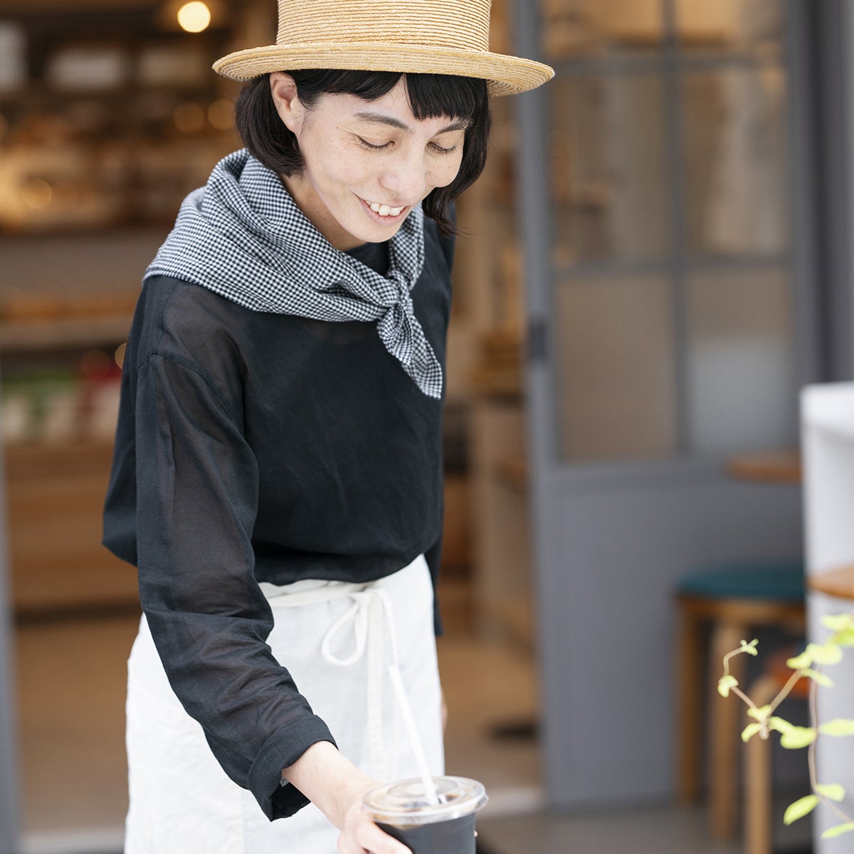 Yoli simple blouse ブラック 【公式通販】