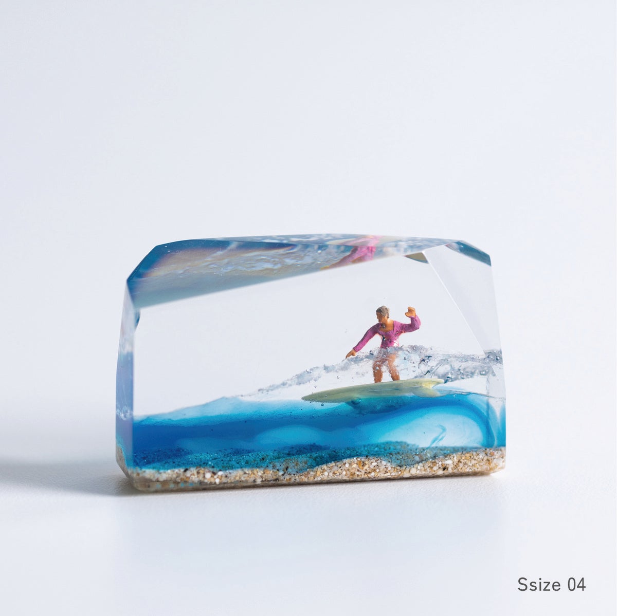 CrystalCube S size | 石田ゆり子さんが一緒に暮らすものたち