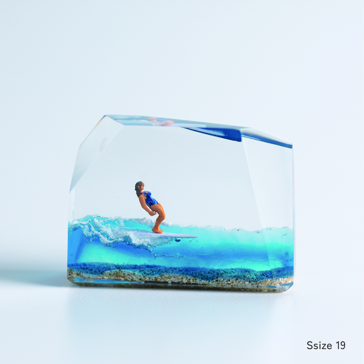 CrystalCube S size | 石田ゆり子さんが一緒に暮らすものたち