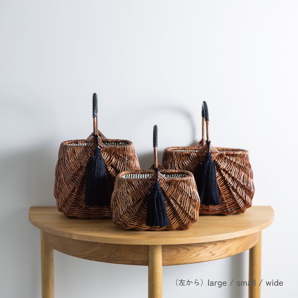 Pale Jute weekend basket | 石田ゆり子さんが一緒に暮らすものたち  